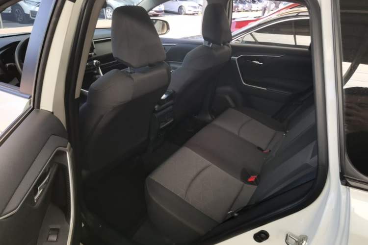 Used Toyota RAV4 2020 2.0L CVT Two-Wheel Drive Fashion Edition Left Rear Seat