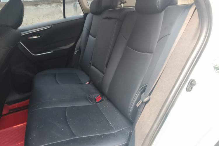 Used Toyota RAV4 2020 2.0L CVT Two-Wheel Drive Fashion Edition Left Rear Seat