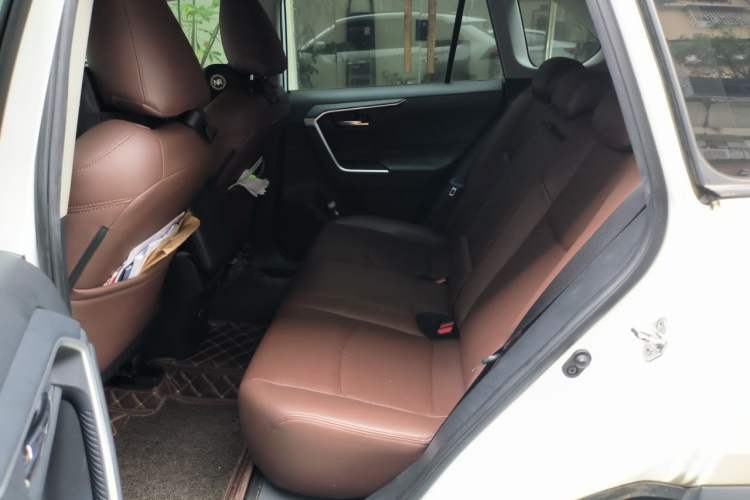 Used Toyota RAV4 2020 2.0L CVT Two-Wheel Drive Fashion Edition Left Rear Seat