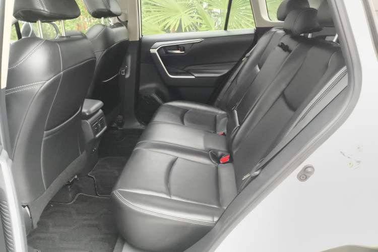 Used Toyota RAV4 2020 2.0L CVT Two-Wheel Drive Fashion Edition Left Rear Seat