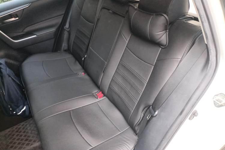 Used Toyota RAV4 2020 Dual-Engine 2.5L E-CVT Four-Wheel Drive Elite Edition Left Rear Seat
