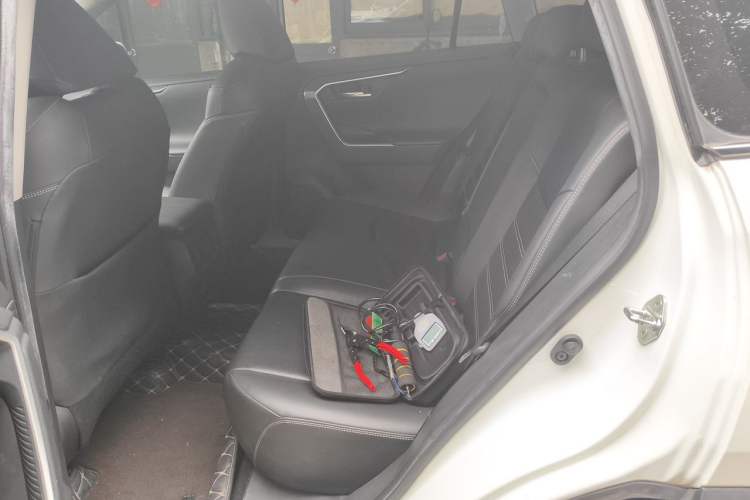 Used Toyota RAV4 2020 2.0L CVT Two-Wheel Drive Prestige Edition Left Rear Seat