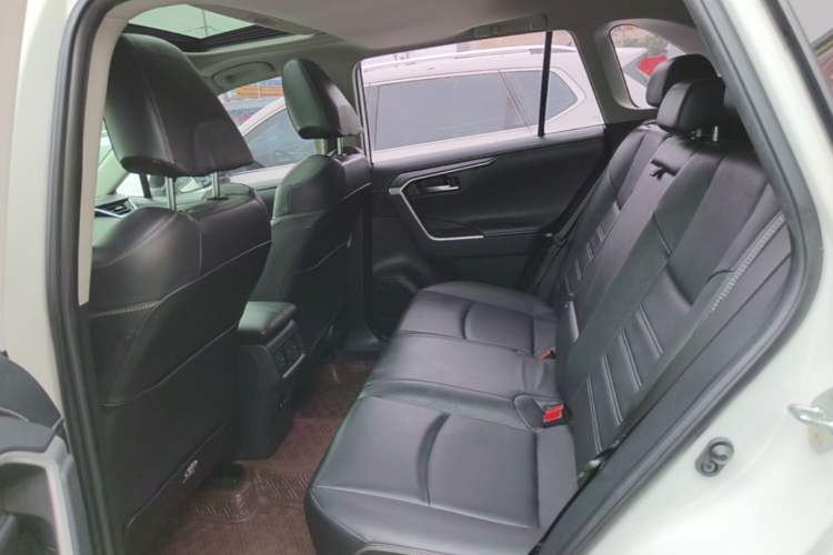 Used Toyota RAV4 2020 2.0L CVT 4x4 Style PLUS Edition Left Rear Seat