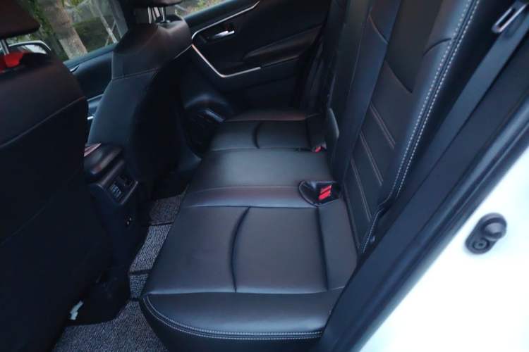 Used Toyota RAV4 2020 2.0L CVT Two-Wheel Drive Fashion Edition Left Rear Seat