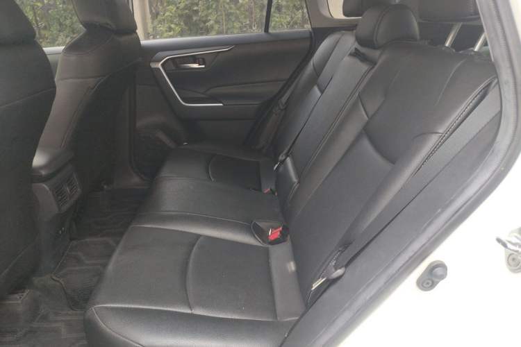 Used Toyota RAV4 2020 2.0L CVT Two-Wheel Drive Fashion Edition Left Rear Seat