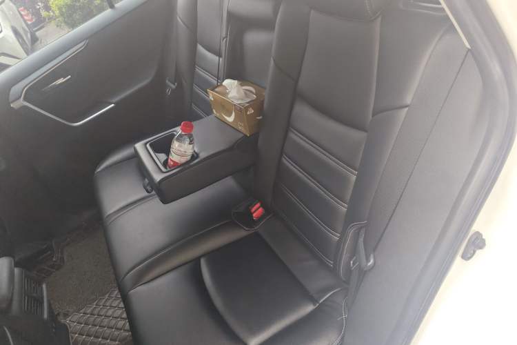 Used Toyota RAV4 2020 2.0L CVT Two-Wheel Drive Fashion Edition Left Rear Seat