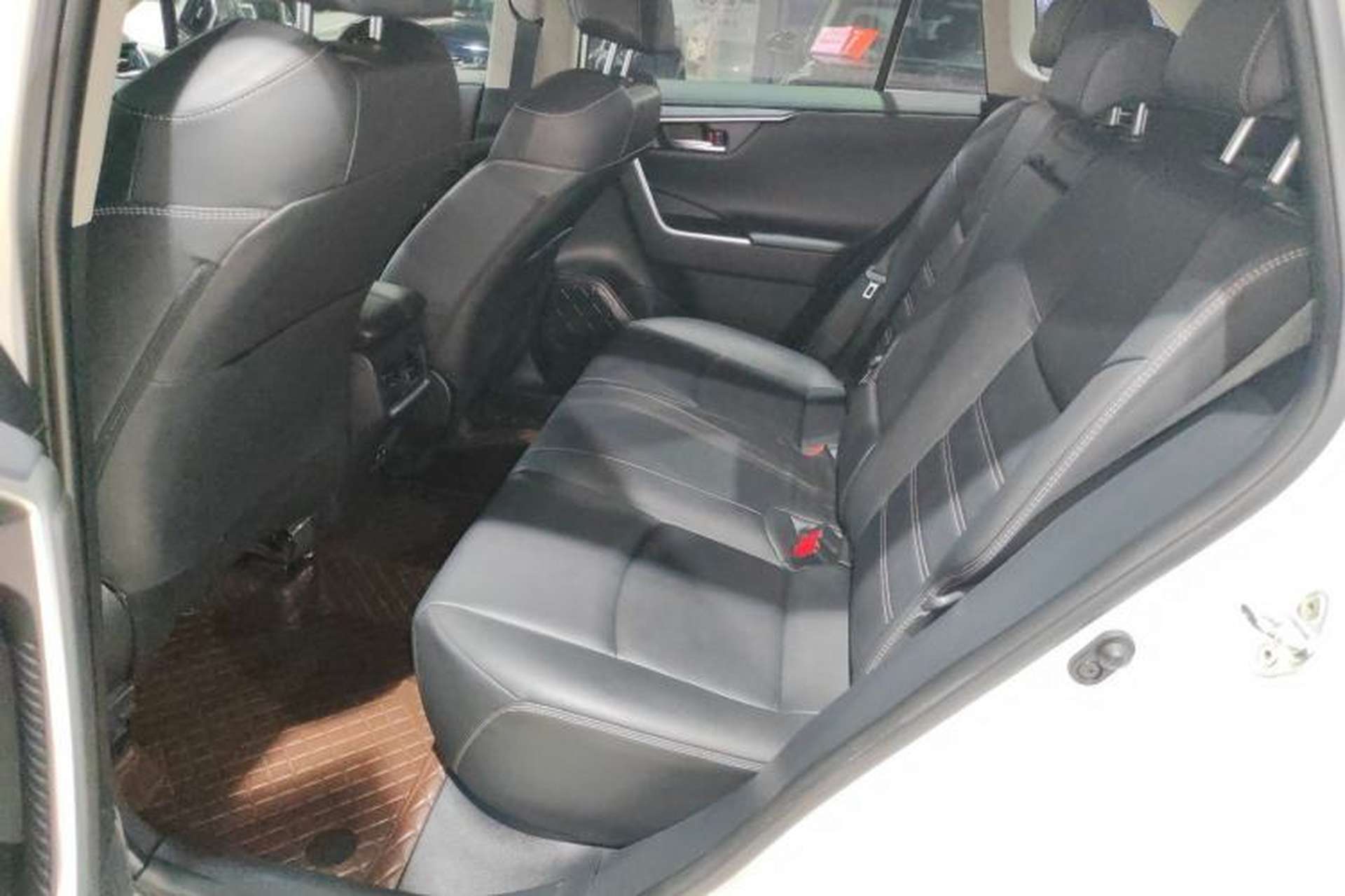 Used Toyota RAV4 2020 2.0L CVT Two-Wheel Drive Fashion PLUS Edition Left Rear Seat