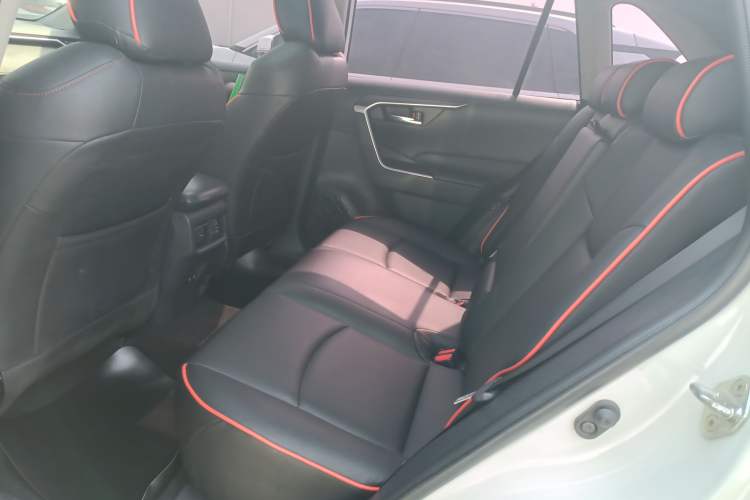 Used Toyota RAV4 2020 2.0L CVT Two-Wheel Drive Fashion Edition Left Rear Seat