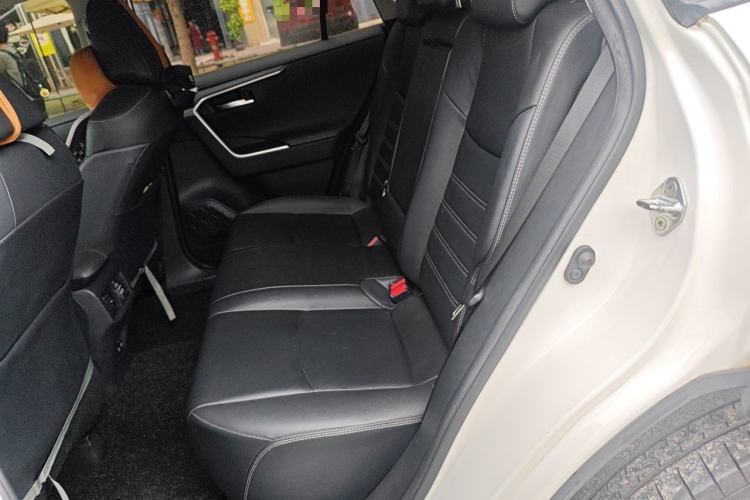 Used Toyota RAV4 2020 2.0L CVT Two-Wheel Drive Prestige Edition Left Rear Seat