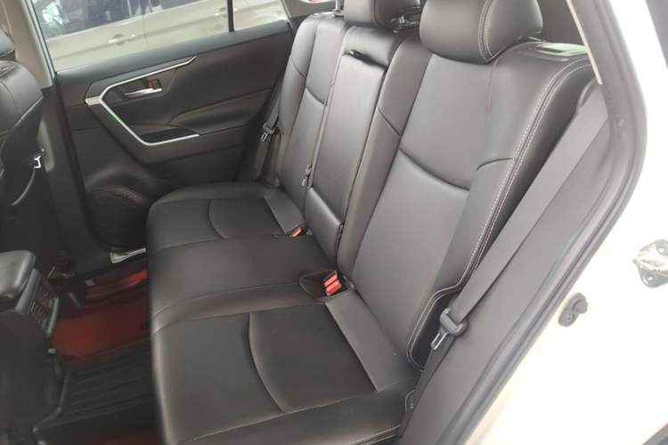 Used Toyota RAV4 2020 2.0L CVT Two-Wheel Drive Fashion Edition Left Rear Seat
