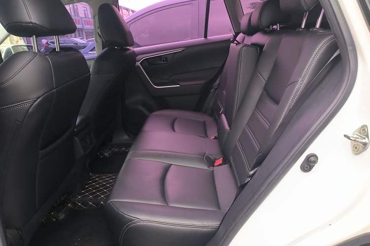 Used Toyota RAV4 2020 2.0L CVT Two-Wheel Drive Urban Edition Left Rear Seat