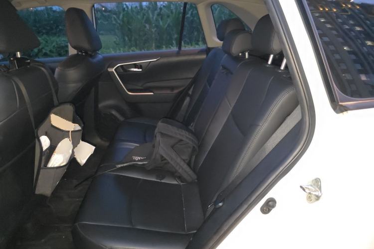 Used Toyota RAV4 2020 2.0L CVT Two-Wheel Drive Fashion Edition Left Rear Seat