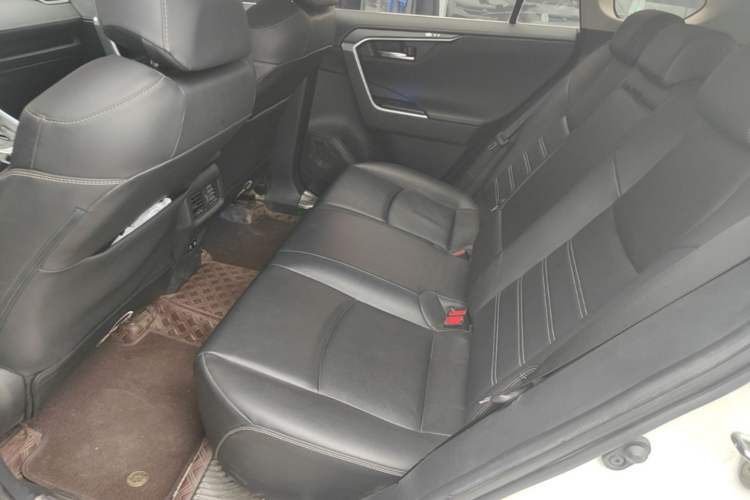 Used Toyota RAV4 2020 2.0L CVT Four-Wheel Drive Prestige Edition Left Rear Seat