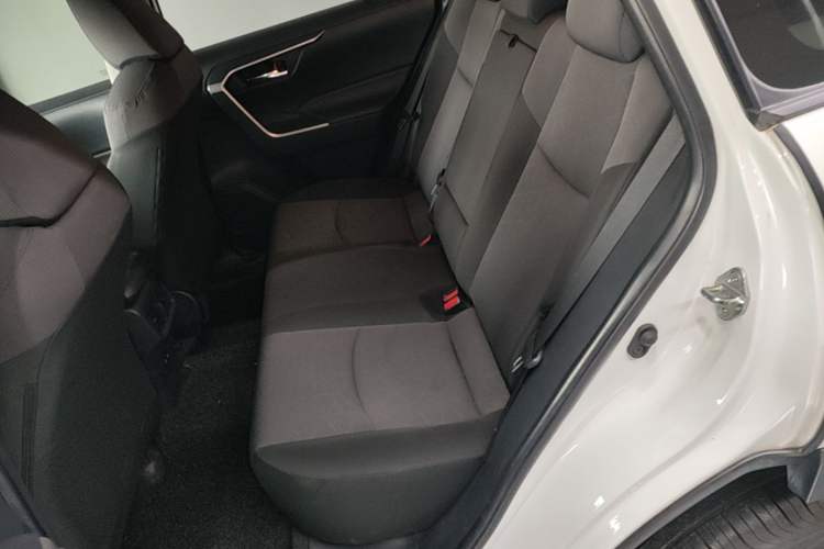 Used Toyota RAV4 2020 2.0L CVT Two-Wheel Drive Fashion Edition Left Rear Seat