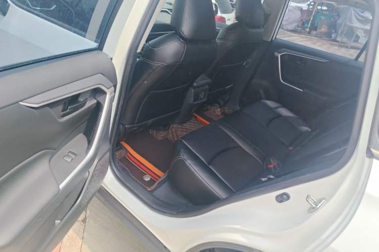 Used Toyota RAV4 2020 2.0L CVT Two-Wheel Drive Urban Edition Left Rear Seat