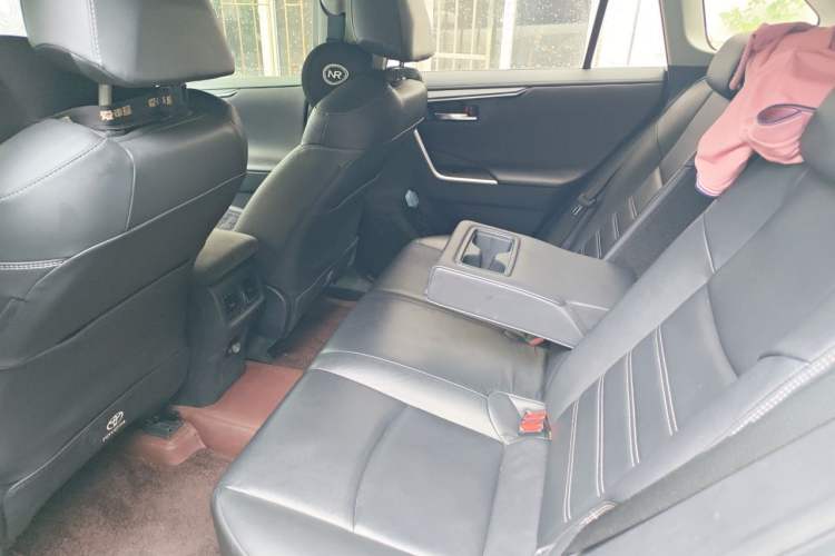 Used Toyota RAV4 2020 2.0L CVT Four-Wheel Drive Prestige Edition Left Rear Seat