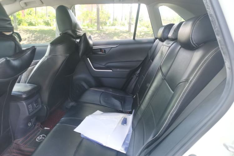 Used Toyota RAV4 2020 2.0L CVT Two-Wheel Drive Urban Edition Left Rear Seat