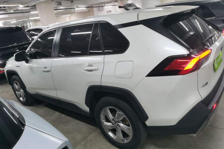 Used Toyota RAV4 2020 Dual-Engine 2.5L E-CVT Two-Wheel Drive Elite Edition Left Side