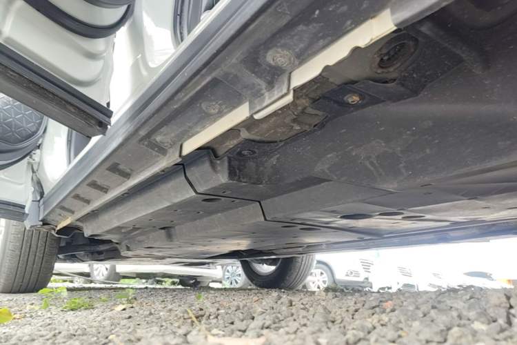 Used Toyota RAV4 2020 2.0L CVT Two-Wheel Drive Urban Edition Left Side Sill