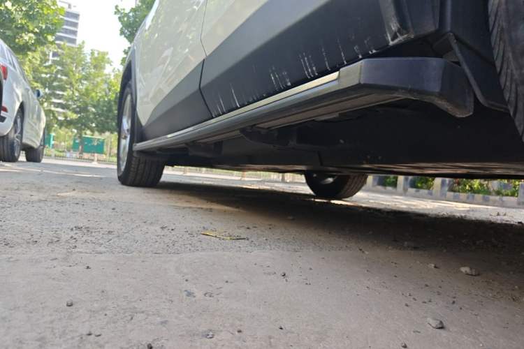 Used Toyota RAV4 2020 2.0L CVT Two-Wheel Drive Fashion Edition Left Side Sill