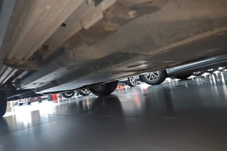 Used Toyota RAV4 2020 2.0L CVT Two-Wheel Drive Prestige Edition Left Side Sill