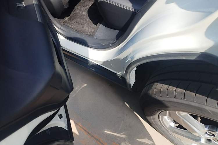 Used Toyota RAV4 2020 2.0L CVT Two-Wheel Drive Fashion PLUS Edition Left Side Sill