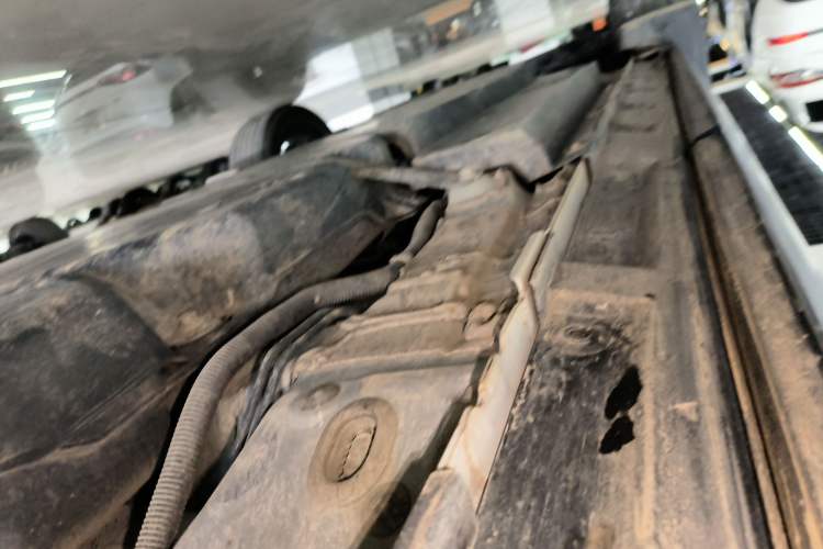 Used Toyota RAV4 2020 Dual-Engine 2.5L E-CVT 4x4 Elite PLUS Edition Left Side Sill