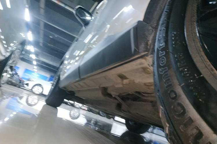 Used Toyota RAV4 2020 Dual-Motor 2.5L E-CVT Four-Wheel Drive Flagship Edition Left Side Sill