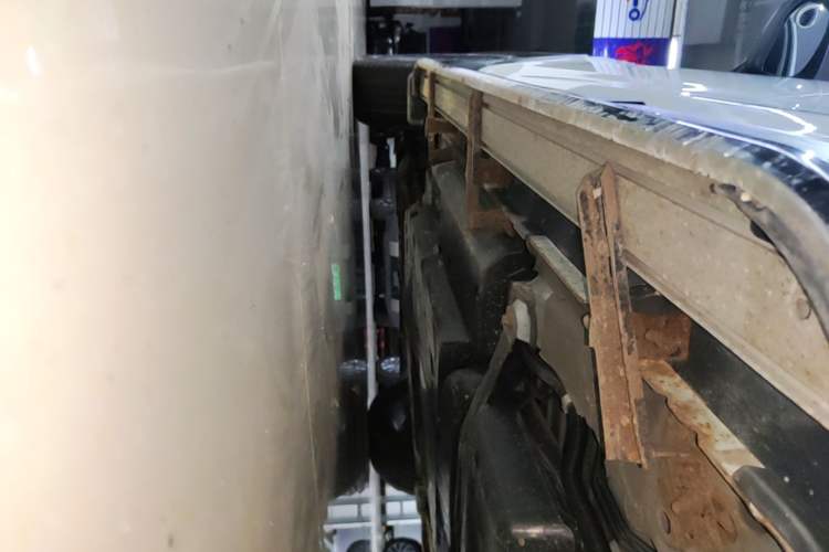 Used Toyota RAV4 2020 Dual-Engine 2.5L E-CVT 4x4 Elite PLUS Edition Left Side Sill