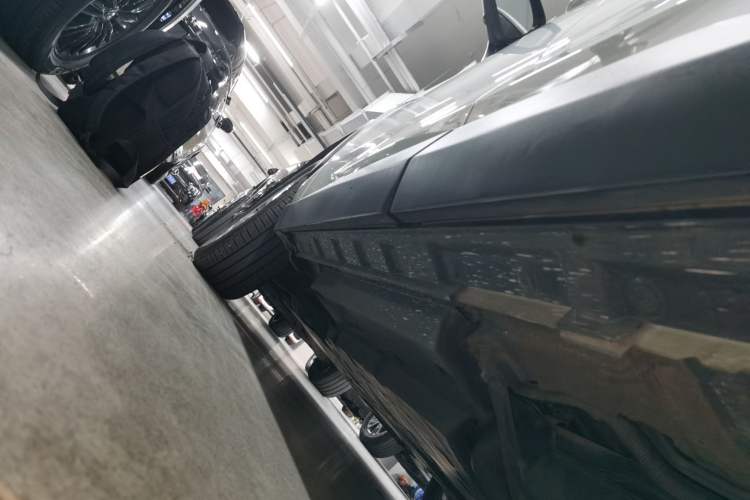 Used Toyota RAV4 2020 Dual-Engine 2.5L E-CVT Two-Wheel Drive Elite Edition Left Side Sill