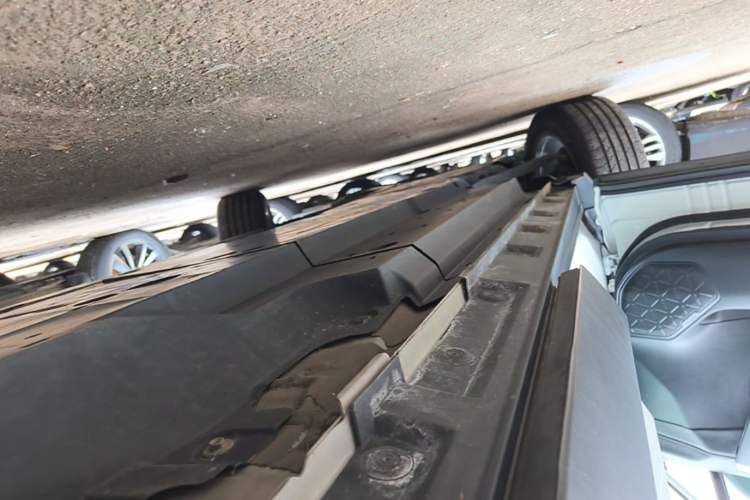 Used Toyota RAV4 2020 2.0L CVT 4x4 Style PLUS Edition Left Side Sill