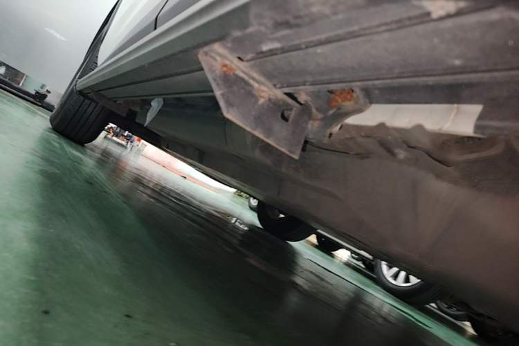 Used Toyota RAV4 2020 2.0L CVT Two-Wheel Drive Urban Edition Left Side Sill