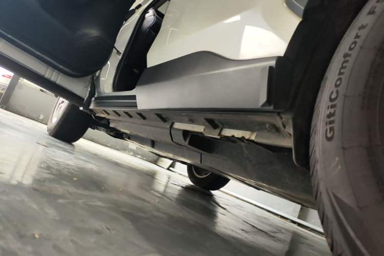 Used Toyota RAV4 2020 2.0L CVT Two-Wheel Drive Fashion Edition Left Side Sill
