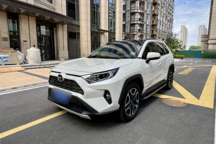 Used Toyota RAV4 2020 2.0L CVT Four-Wheel Drive Prestige Edition Guazi used car, China used car export, Used car for sale, Used  cars, Cheapest cars for sale