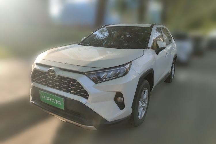 Used Toyota RAV4 2020 2.0L CVT Two-Wheel Drive Urban Edition Guazi used car, China used car export, Used car for sale, Used Toyota cars, Cheapest cars for sale