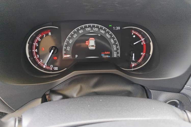 Used Toyota RAV4 2020 2.0L CVT Two-Wheel Drive Fashion Edition Odometer Close Up