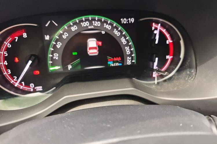 Used Toyota RAV4 2020 2.0L CVT Two-Wheel Drive Fashion Edition Odometer Close Up