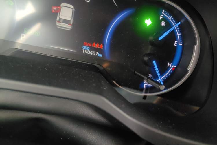Used Toyota RAV4 2020 Dual-Engine 2.5L E-CVT 4x4 Elite PLUS Edition Odometer Close Up
