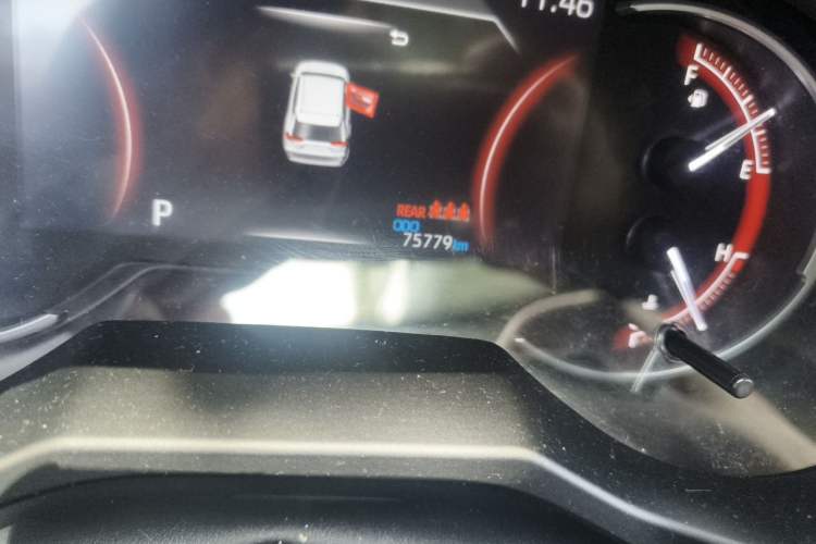 Used Toyota RAV4 2020 2.0L CVT 4x4 Trend Edition Odometer Close Up