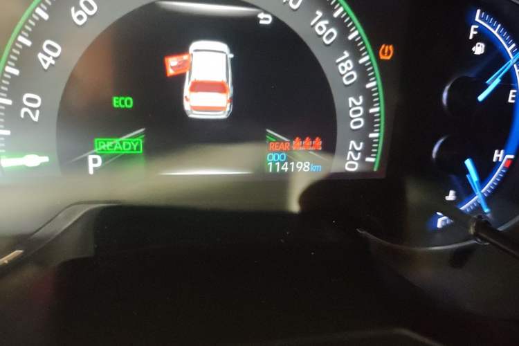 Used Toyota RAV4 2020 Dual-Engine 2.5L E-CVT Two-Wheel Drive Elite Edition Odometer Close Up