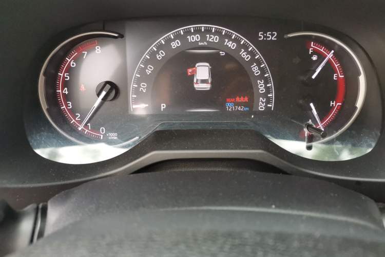 Used Toyota RAV4 2020 2.0L CVT Two-Wheel Drive Fashion Edition Odometer Close Up