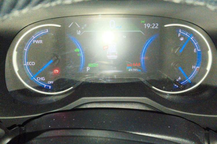 Used Toyota RAV4 2020 Dual-Engine 2.5L E-CVT Four-Wheel Drive Elite Edition Odometer Close Up