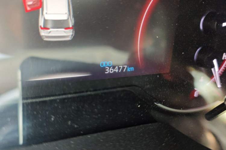 Used Toyota RAV4 2020 2.0L CVT Two-Wheel Drive Prestige Edition Odometer Close Up