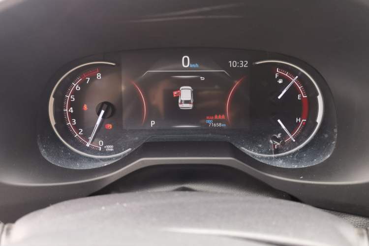 Used Toyota RAV4 2020 2.0L CVT Two-Wheel Drive Fashion Edition Odometer Close Up