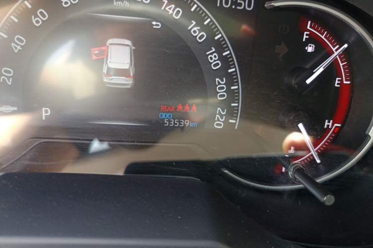 Used Toyota RAV4 2020 2.0L CVT Two-Wheel Drive Fashion Edition Odometer Close Up