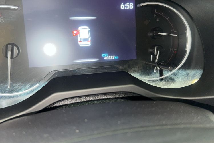 Used Toyota RAV4 2020 2.0L CVT Four-Wheel Drive Prestige Edition Odometer Close Up