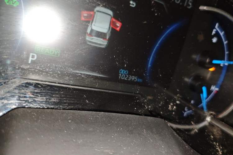 Used Toyota RAV4 2020 Dual-Engine 2.5L E-CVT Two-Wheel Drive Elite Edition Odometer Close Up