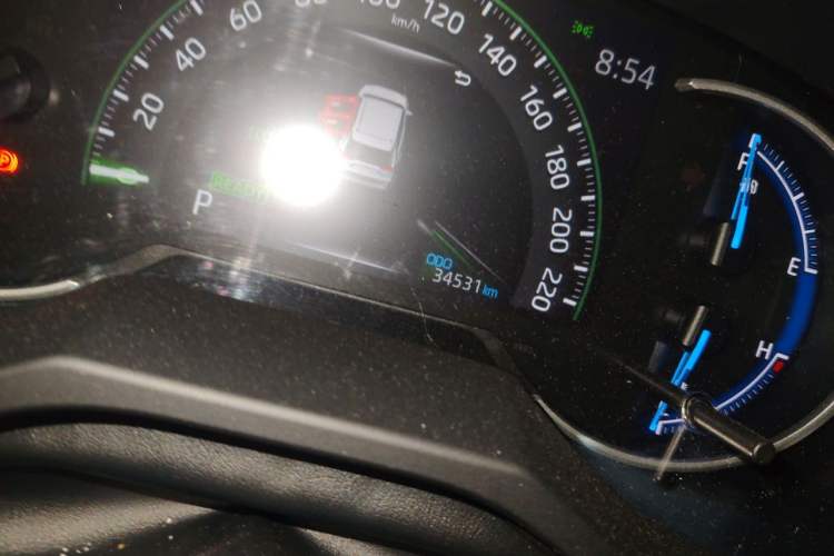 Used Toyota RAV4 2020 Dual-Engine 2.5L E-CVT Four-Wheel Drive Elite Edition Odometer Close Up
