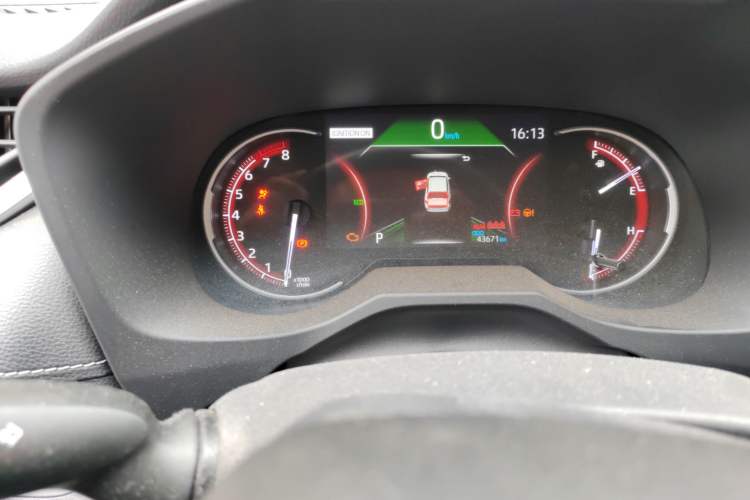 Used Toyota RAV4 2020 2.0L CVT Two-Wheel Drive Fashion Edition Odometer Close Up