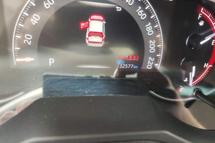 Used Toyota RAV4 2020 2.0L CVT Two-Wheel Drive Prestige Edition Odometer Close Up